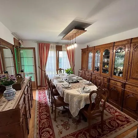 Holiday home Espectacular Casona Montanesa